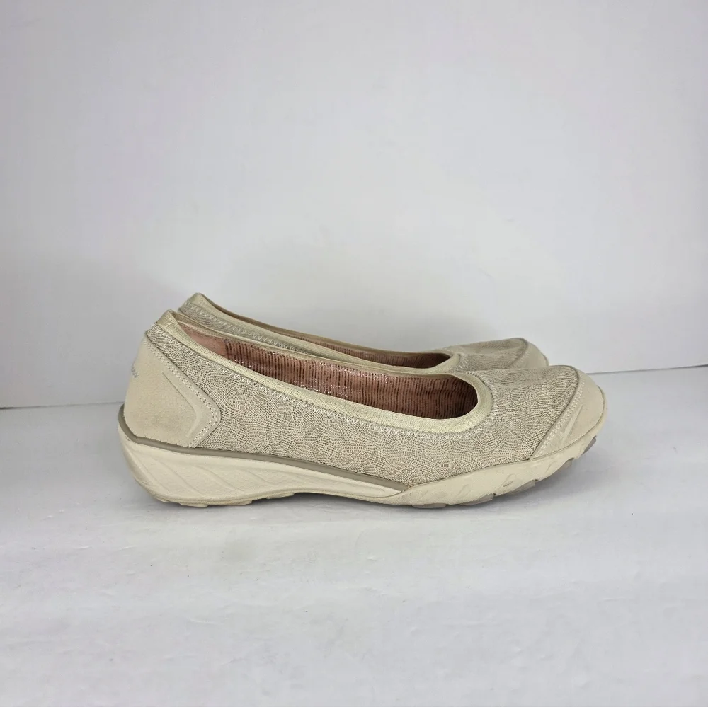 Skechers Relaxed Fit Savvy Women’s Beige Loafer Slip On Comfort Wedge  Size 9 - Picture 7 of 14